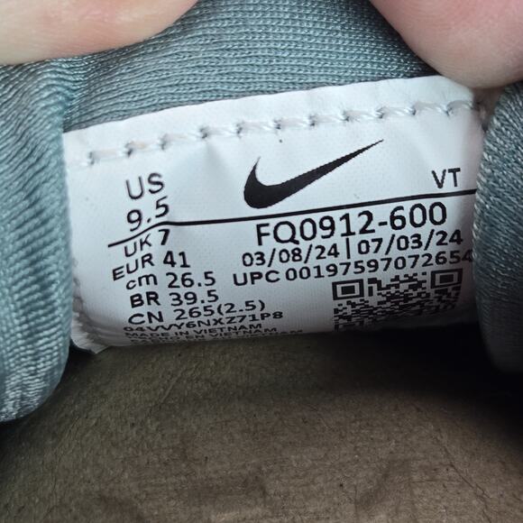 NEW Nike Pegasus Trail 5 GORE-TEX Womens Size 9.5 Waterproof Running FQ0912-600 - Picture 10 of 13